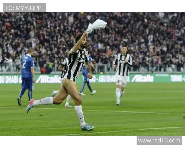 足球员挑衅行为引发争议球场风波背后的心理与文化分析